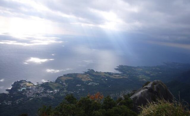 【屋久島・トレッキング】頂上から眺める屋久島「モッチョム岳」トレッキングツアー