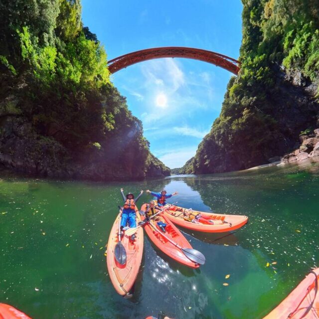 カヤック、360度カメラ