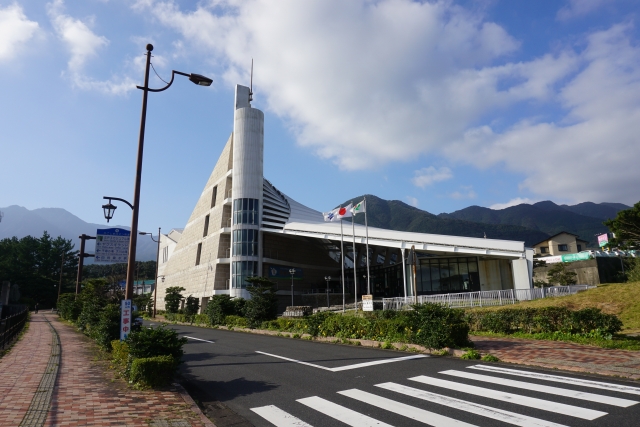 屋久島の秘境・栗生海水浴場を満喫！透明度抜群の絶景ビーチガイド