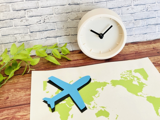 地図 時計 飛行機