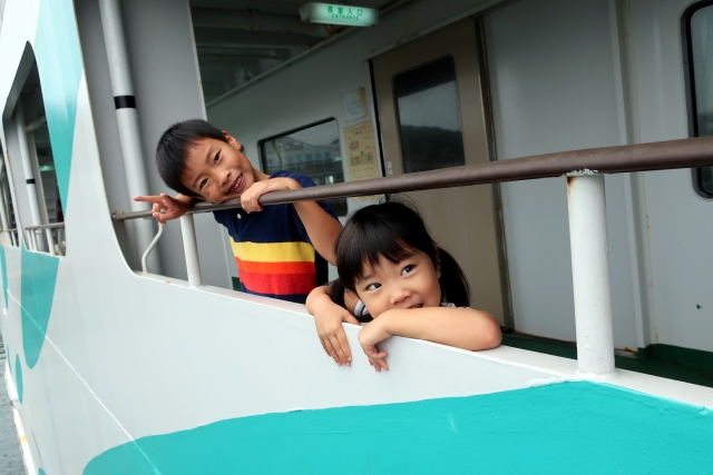 屋久島　船　子供