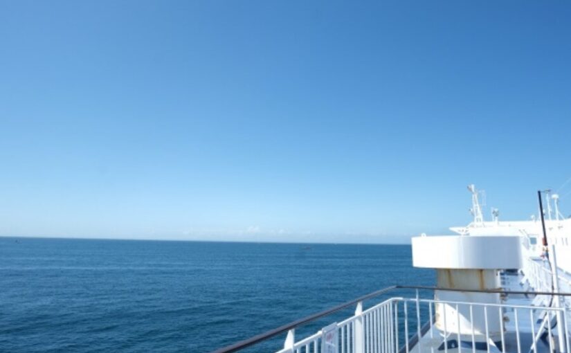 屋久島　フェリー　船上