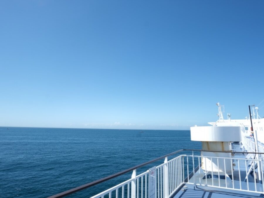 屋久島　フェリー　船上