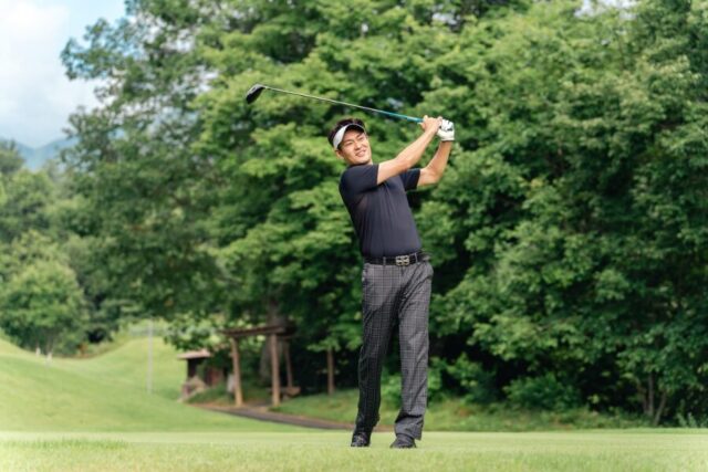 ゴルフ　男性