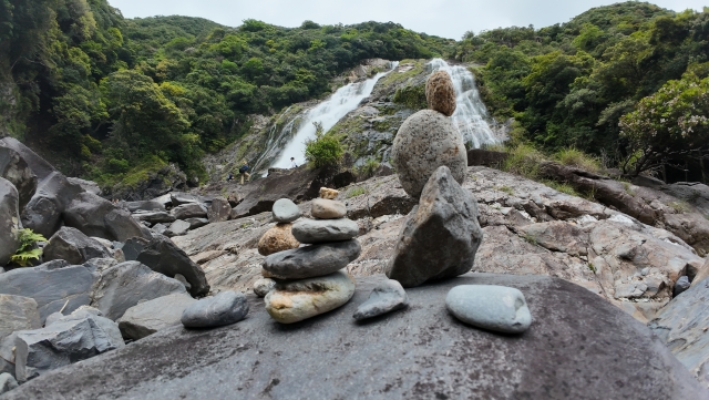 屋久島　花崗岩　積み上げた石