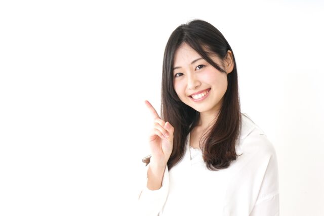 屋久島サウナの選び方のポイントを紹介する女性