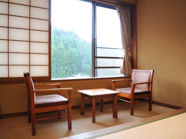 屋久島の宿泊施設の落ち着いた和室