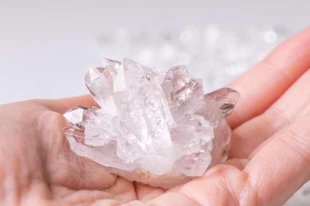 An image of the quartz that was once mined at the former Nitta-Sazaki Mine site